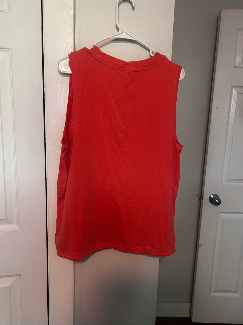 Set of 2 Calia everyday tanks - Picture 5 of 9